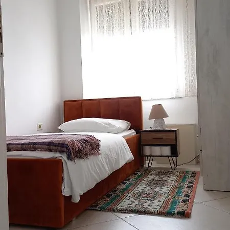 לינה וארוחת בוקר Isabel *